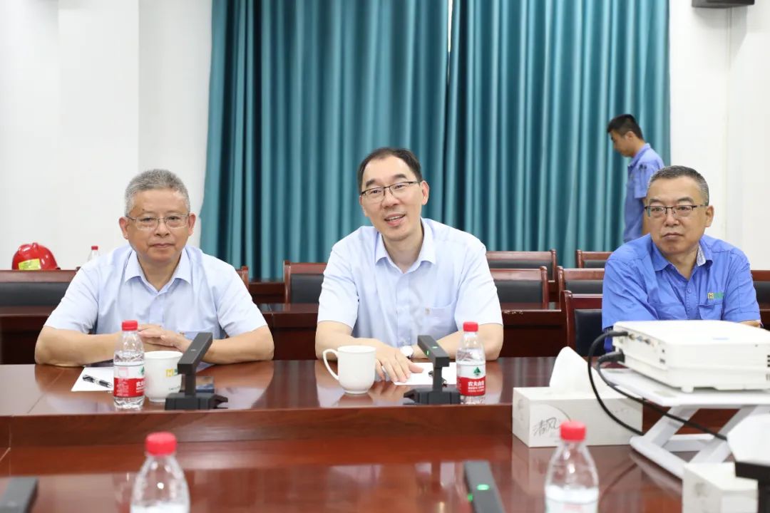 1713490065676630.jpg 中海石油气电集团到访海南矿业2.jpg