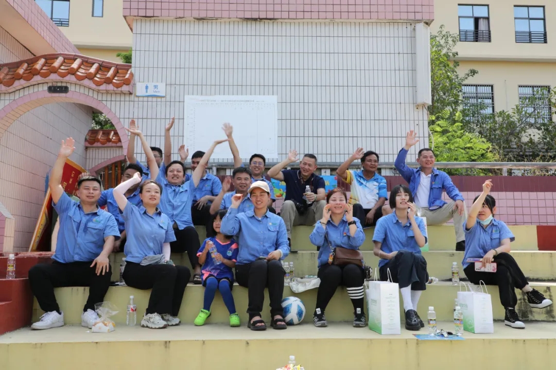 1713953951427824.jpg 海南矿业足球队出战海南“国资杯”暨第七届昌江“芒果杯”足球赛.webp.jpg