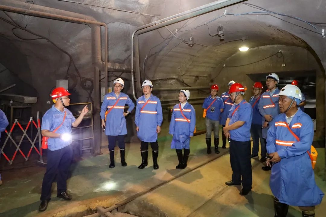 1719469432153962.jpg 昌江县委书记陈儒茂到海南矿业调研1_副本.jpg